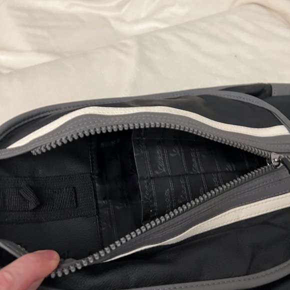 Vespa Black Backpack with multiple pockets, heavy duty zippers. Faux leather - Picture 5 of 14